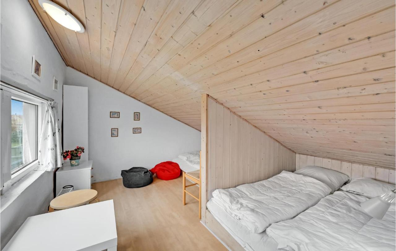 Nice Home In Hemmet With Kitchen エクステリア 写真